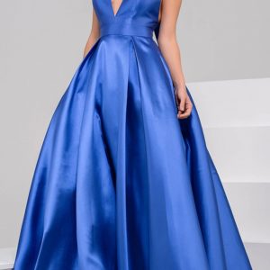 Modré šaty sa hodia na svadbu aj stužkovú